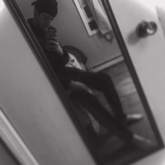 Meet your Posher, Alec - Picture 1 of 1